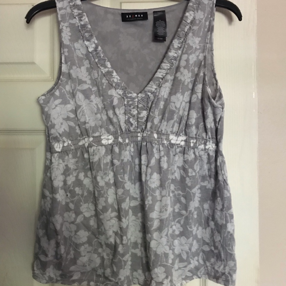 Gray Floral Sleeveless Top M